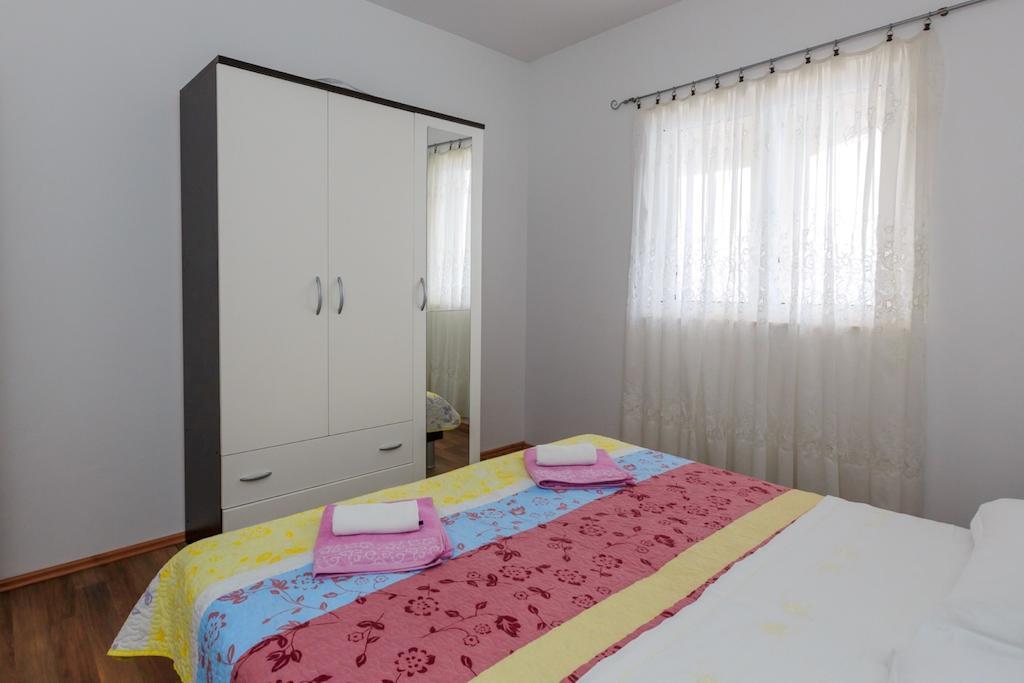 Apartments Rogulj Rogoznica  Quarto foto